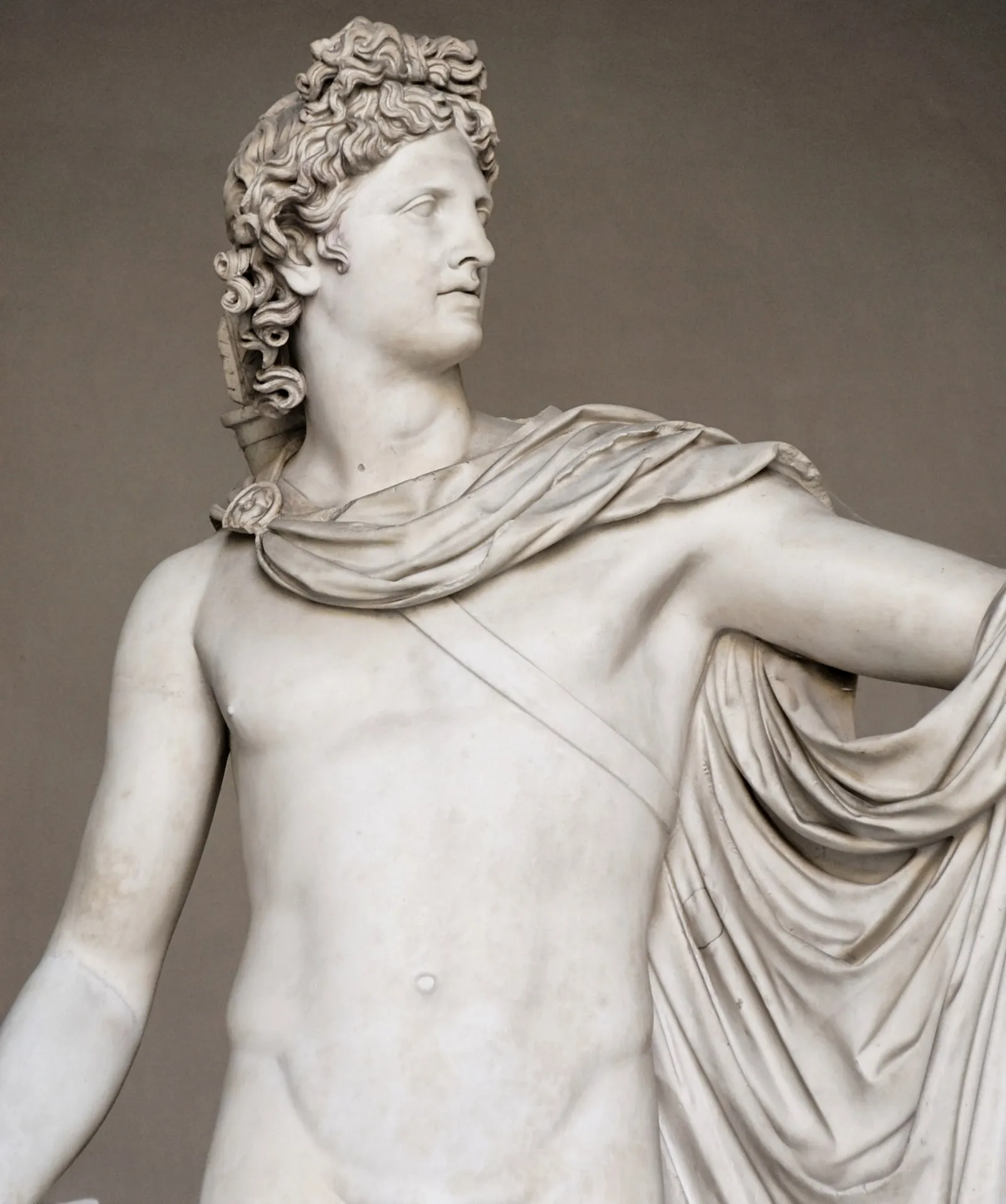 Statuia antică Apollo din Belvedere